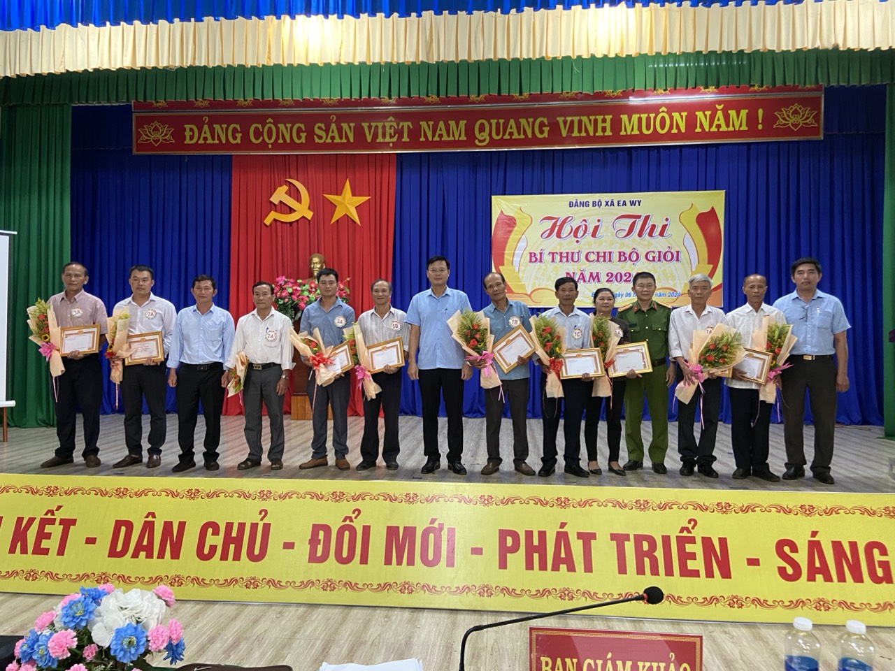 Hội thi Bí thư Chi bộ giỏi xã Ea Wy năm 2024